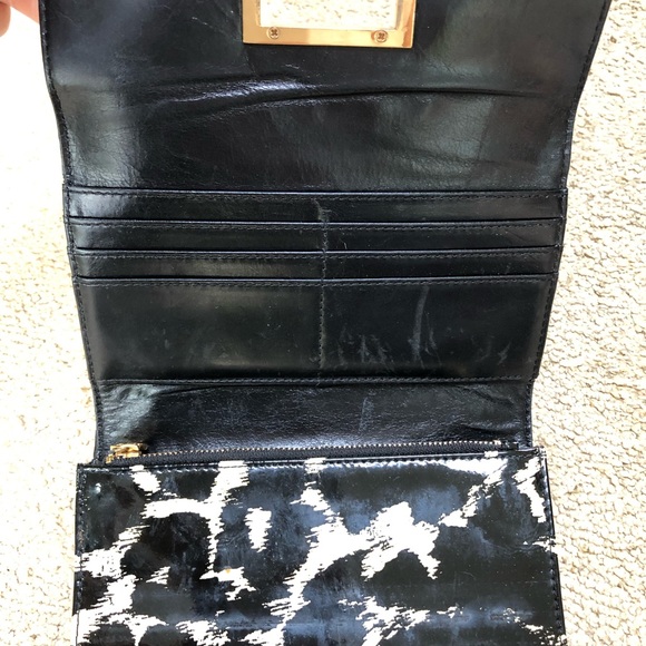 Tory Burch trifold animal print wallet - Picture 5 of 8